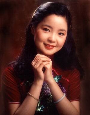 邓丽君雕塑：碑雕艺术的独特展现